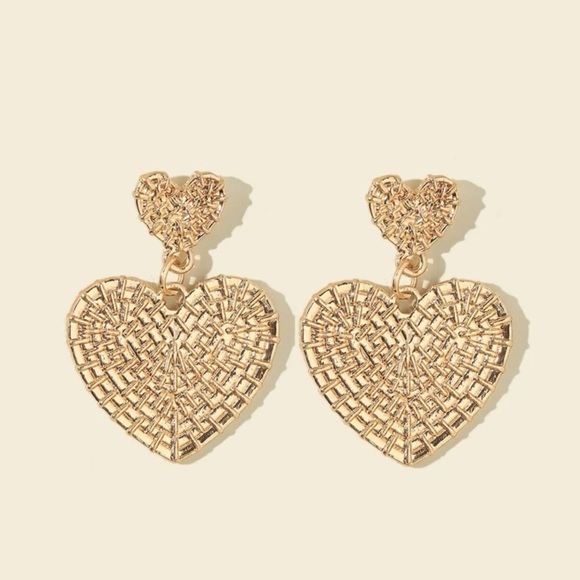 NWT Heart Drop Earrings - Picture 3 of 3